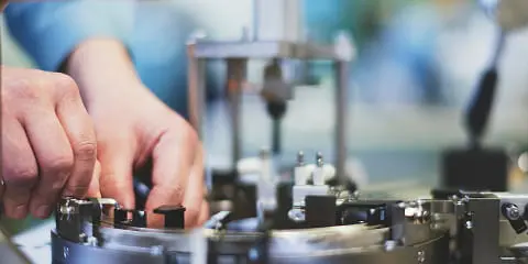 AD（自動ドリル研削盤）